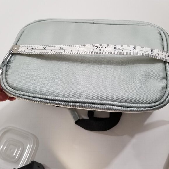 Steve Madden brand lunch bag/tote with small clear container with lid inside. - Picture 14 of 16